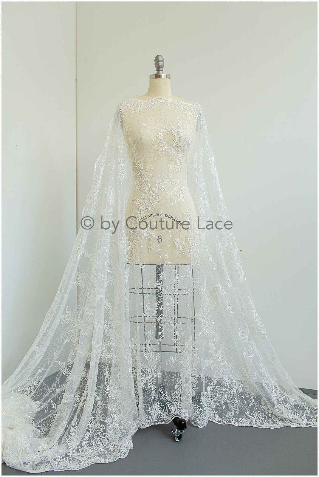 Wunderschöner Perlenblüten Spitzenstoff Off-White/ Perlen Brautspitze/ Hochzeitskleid Spitze mit Perlen/ glänzende Spitze// L19-278