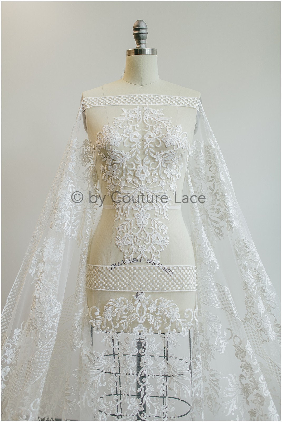 Ornament Spitze Off-White/ französischer Spitzenstoff/ bestickter Braut Spitzenstoff// L19-271