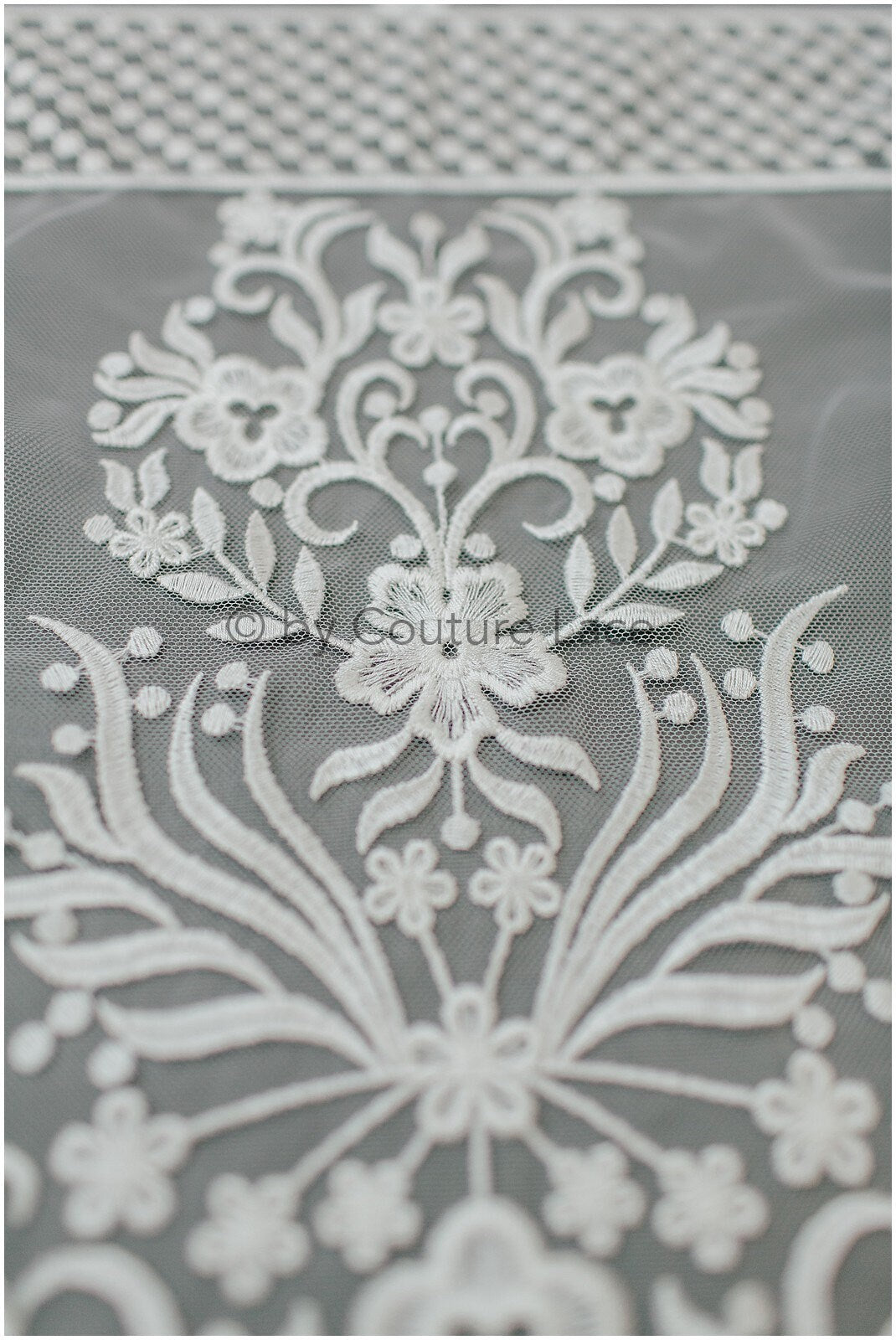 Ornament Spitze Off-White/ französischer Spitzenstoff/ bestickter Braut Spitzenstoff// L19-271