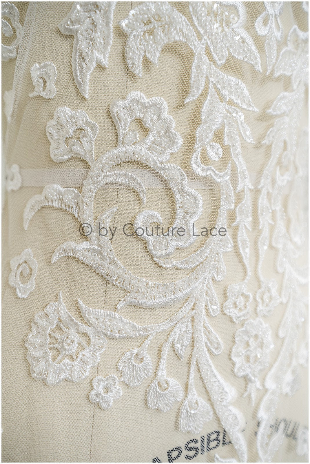 Berta Bridal Spitzenstoff, Brautspitze mit Perlen und Pailletten, verzierte Blumenspitze, Berta Braut Hochzeitsspitze// L19-302
