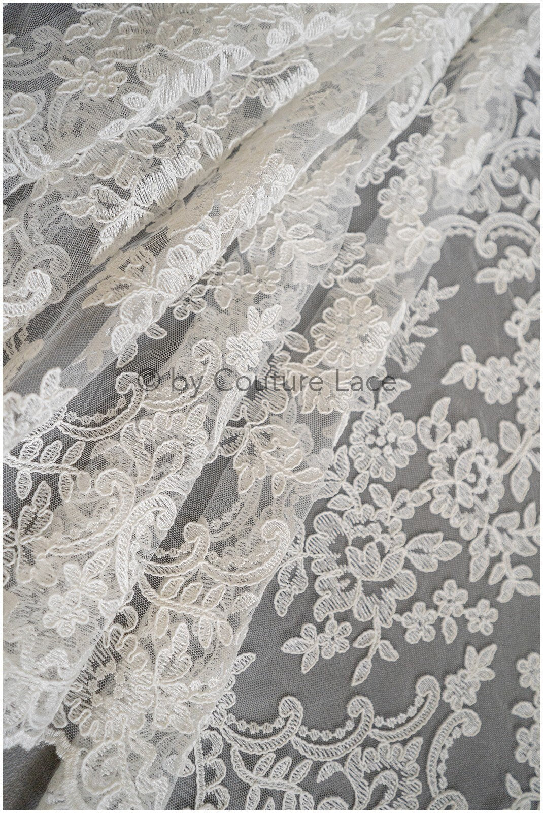 Lace trim off-white/ wedding lace trim/ embroidered lace trim/ elegant bridal lace trim/ lace embroidery// T19-081