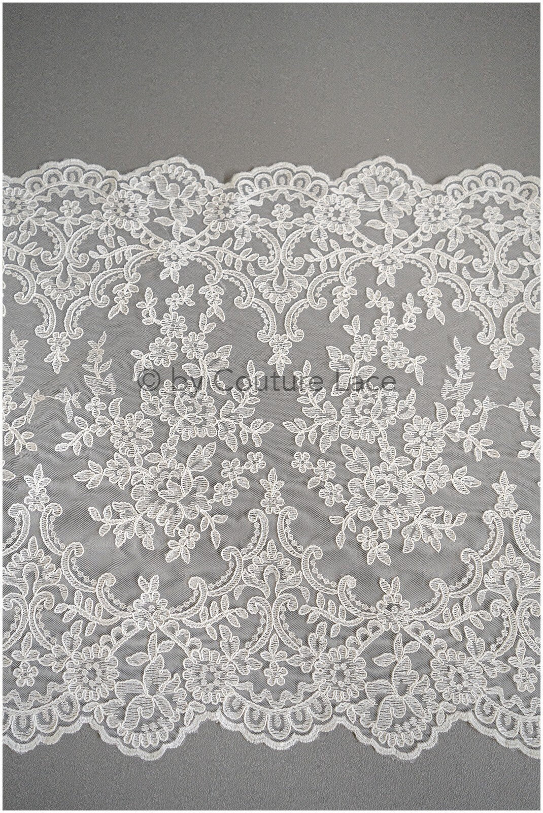 Lace trim off-white/ wedding lace trim/ embroidered lace trim/ elegant bridal lace trim/ lace embroidery// T19-081