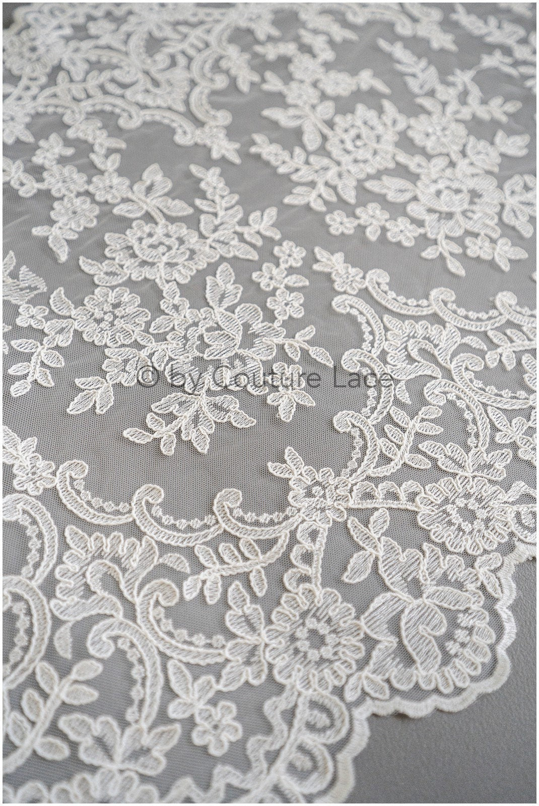 Lace trim off-white/ wedding lace trim/ embroidered lace trim/ elegant bridal lace trim/ lace embroidery// T19-081