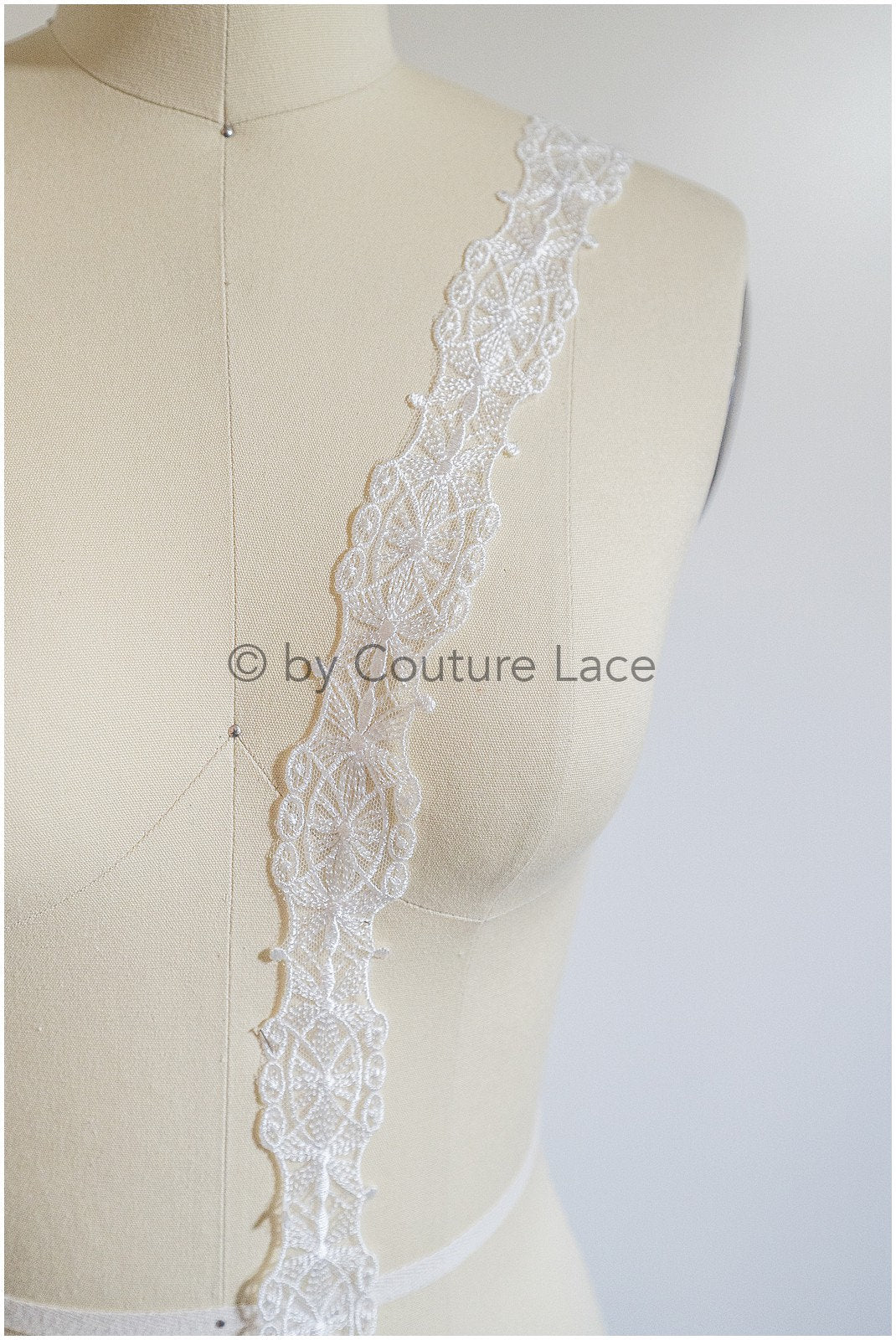 Boho lace trim off-white/ embroidered lace trim/ elegant lace veil lace/ bridal lace belt/ bridal lace trim// T20-086