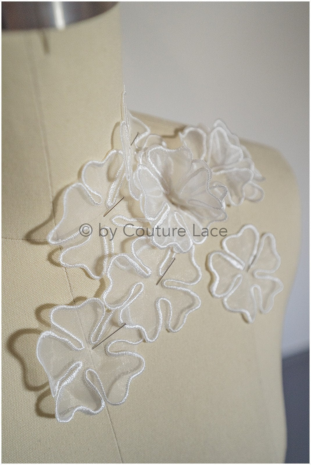30pcs. Lace flowers for sewing/ 3D flower lace applique/ wedding dress lace applique/ bridal lace// A20-192