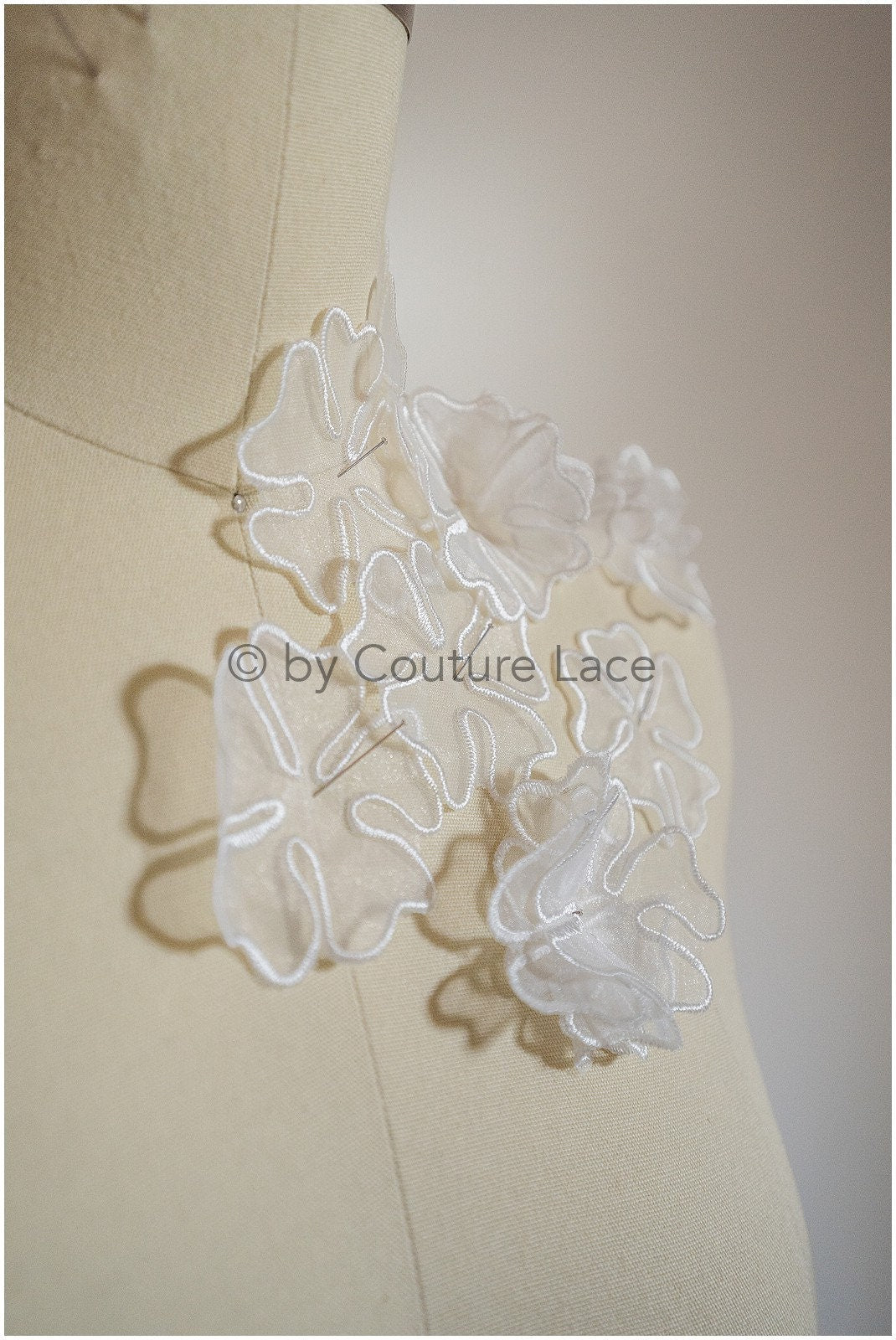 30pcs. Lace flowers for sewing/ 3D flower lace applique/ wedding dress lace applique/ bridal lace// A20-192