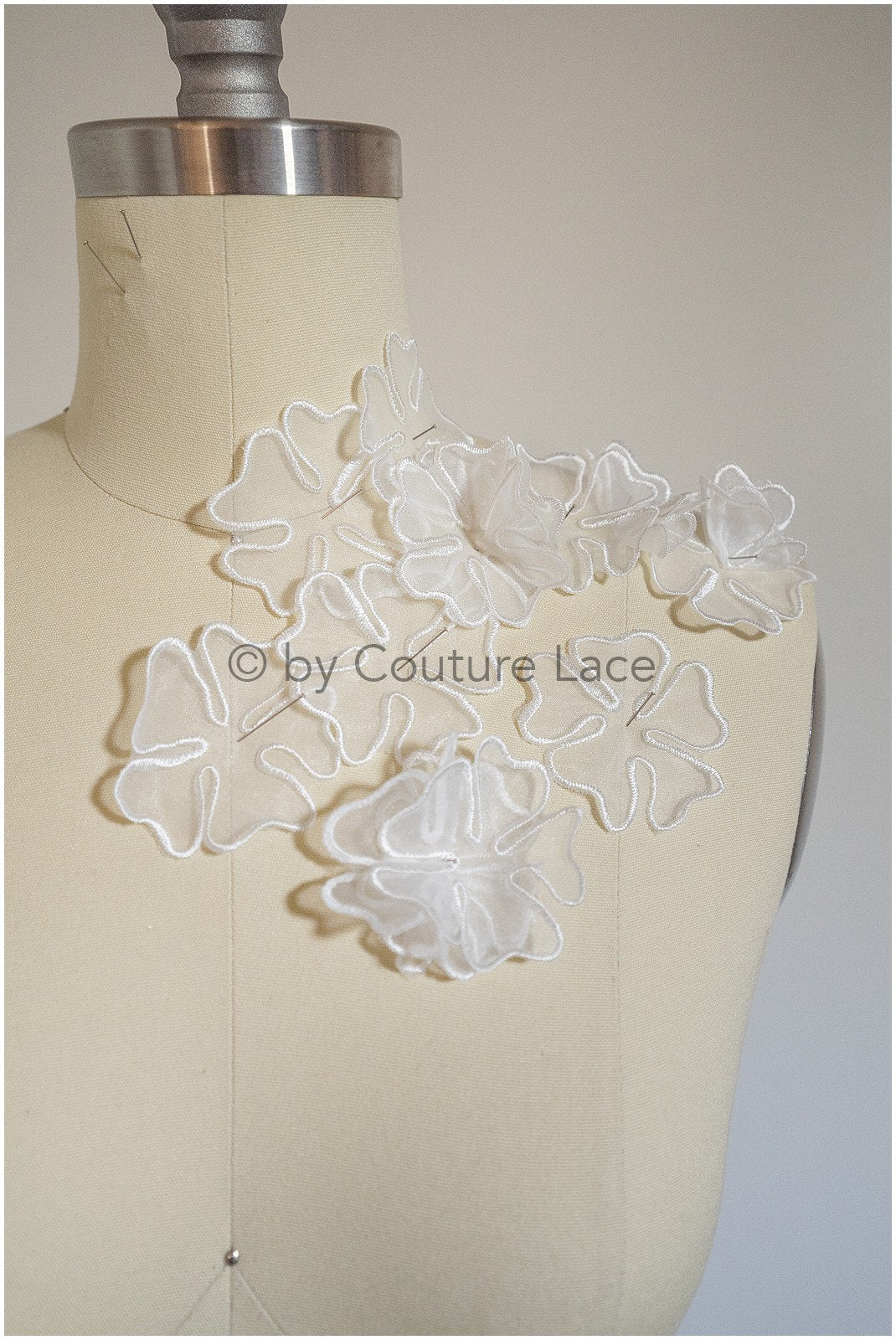 30pcs. Lace flowers for sewing/ 3D flower lace applique/ wedding dress lace applique/ bridal lace// A20-192