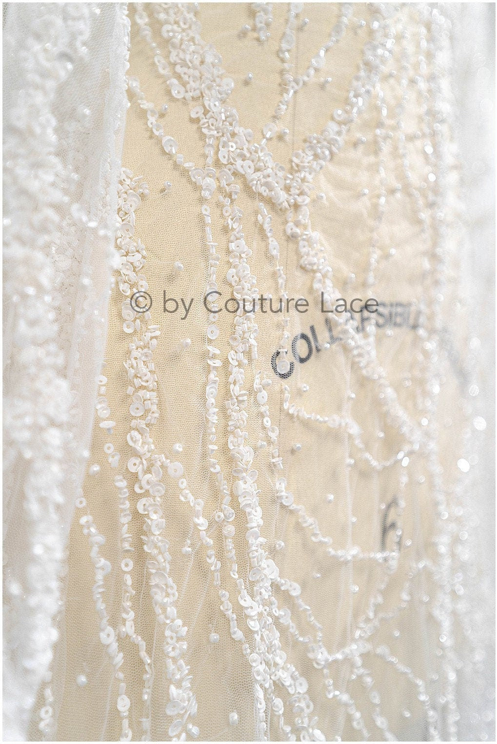 Handperlen Blume Brautspitze Off-White/ Couture Spitzenstoff/ schwere Perlen Hochzeit Spitze/ Designer Couture Spitze/ handgemachte Spitze// L20-355