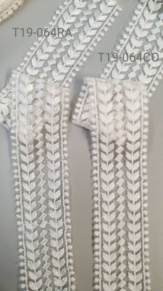 Soft embroidered lace trim/ elegant off-white bridal lace/ veil lace trim/ boho wedding dress trim/ boho bridal lace// T19-064RA