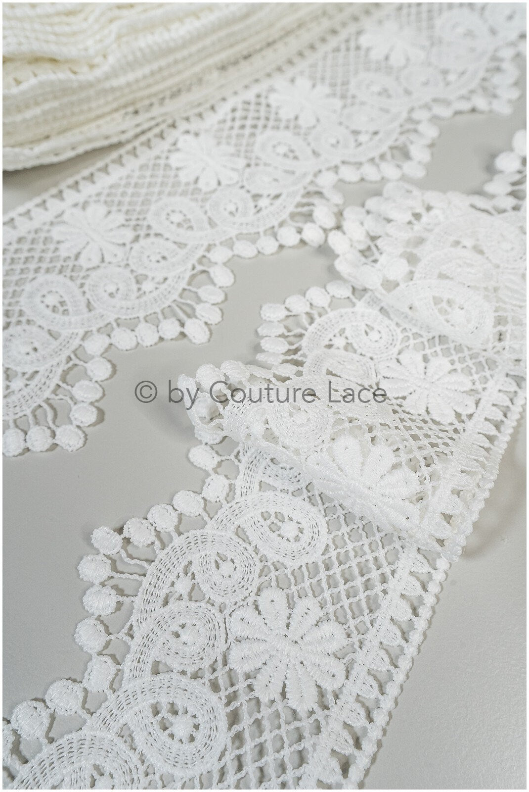 Boho lace trim off-white/ floral lace trim/ crocheted wedding dress trim/ boho dress lace trim// T20-101