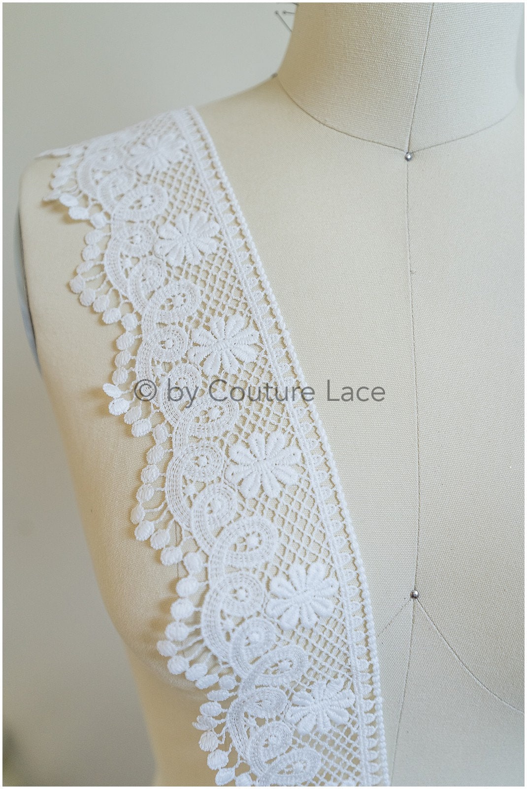 Boho lace trim off-white/ floral lace trim/ crocheted wedding dress trim/ boho dress lace trim// T20-101