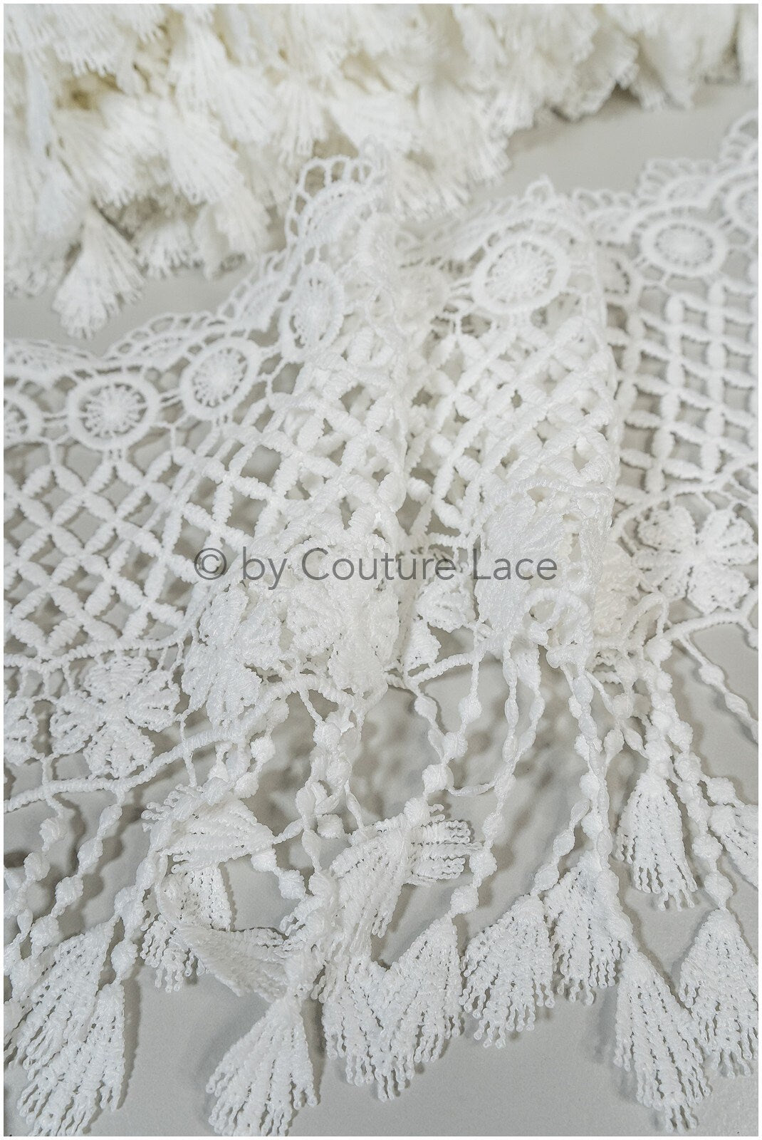 Fringe lace trim off-white/ Boho trim/ crocheted fringe lace/ Guipure lace with fringes/ Boho wedding dress lace// T20-102