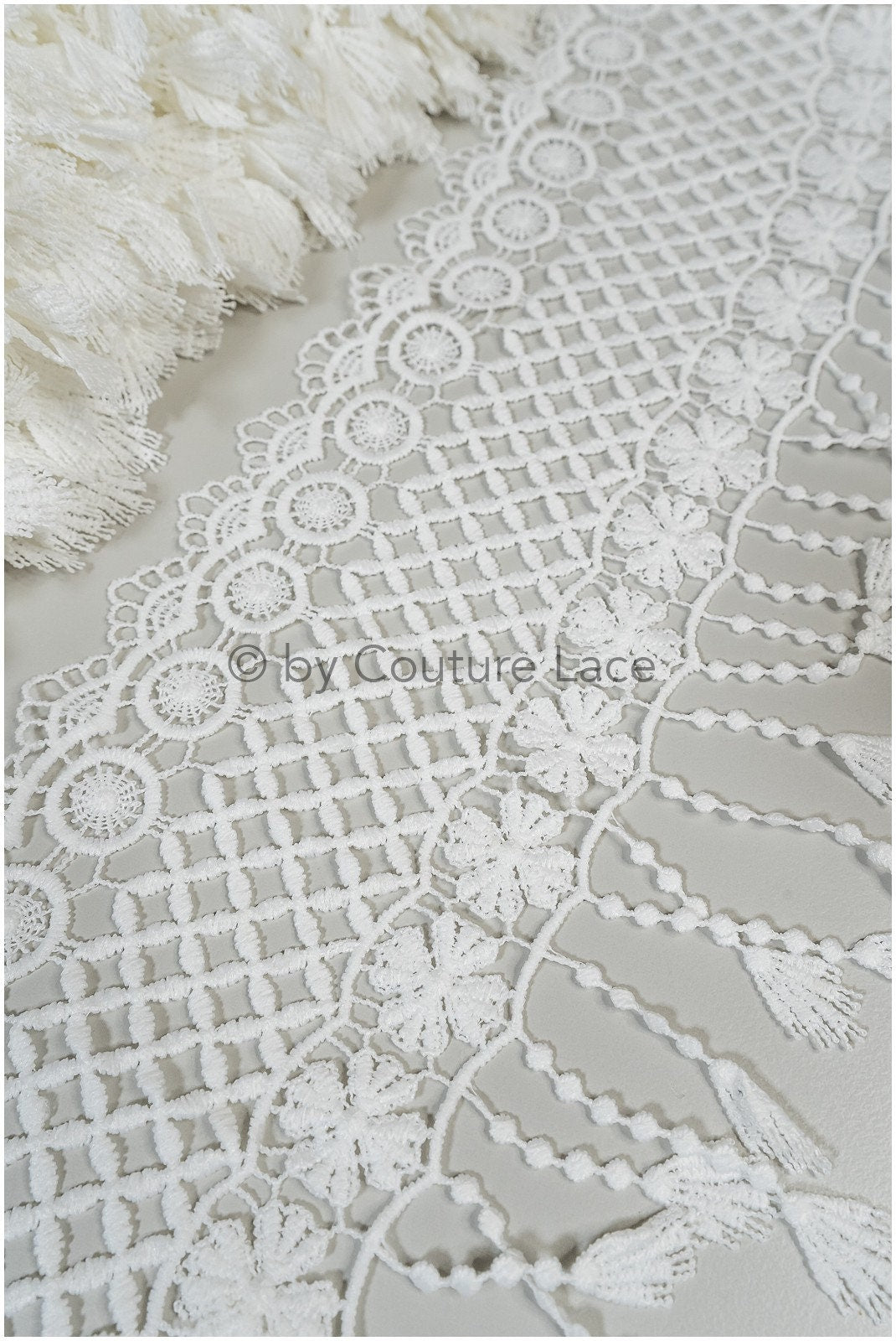Fringe lace trim off-white/ Boho trim/ crocheted fringe lace/ Guipure lace with fringes/ Boho wedding dress lace// T20-102
