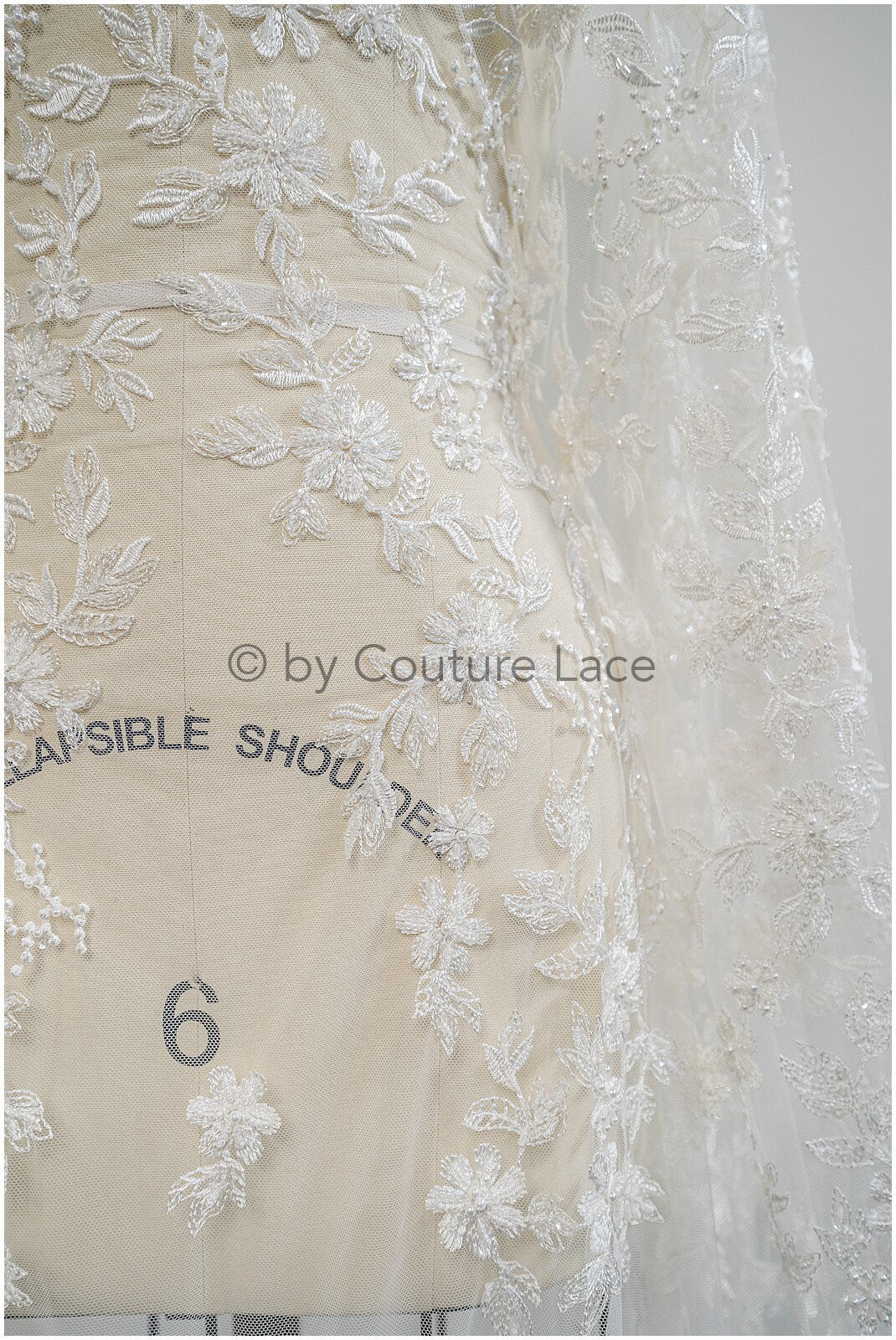 Blumen Brautspitze mit Perlen/ schwere Hochzeitsspitze Off-White/ romantischer Blumen Spitzenstoff// L20-014N