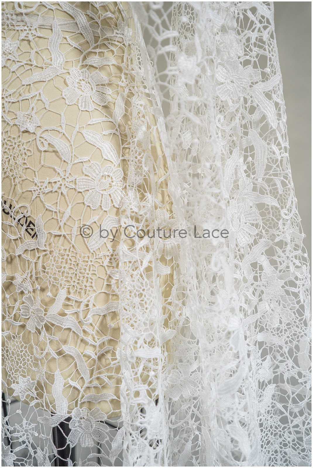 Romantischer gehäkelter Spitzenstoff/ Guipure Boho Brautspitze/ Boho Stoffe Off-White/ Makramee Spitze// L20-385