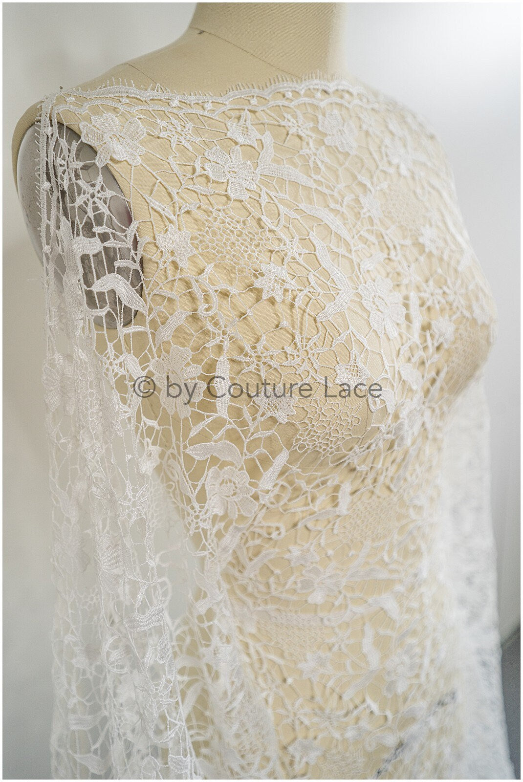Romantischer gehäkelter Spitzenstoff/ Guipure Boho Brautspitze/ Boho Stoffe Off-White/ Makramee Spitze// L20-385
