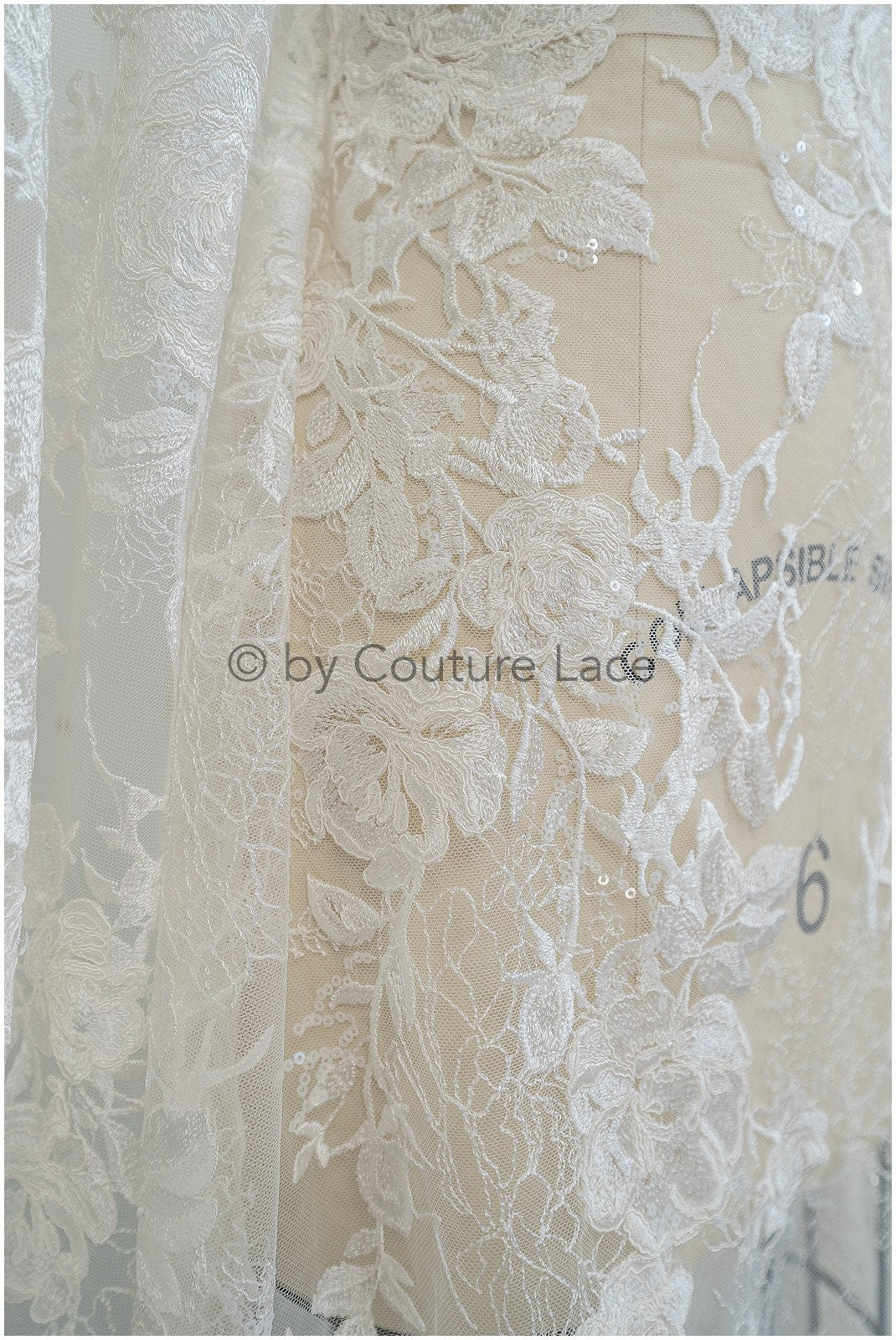 Rosenblüten Spitzenstoff Off-White/ Blumen Spitzenstoff/ Braut Spitzenstoff/ Spitzenstoff// L20-363