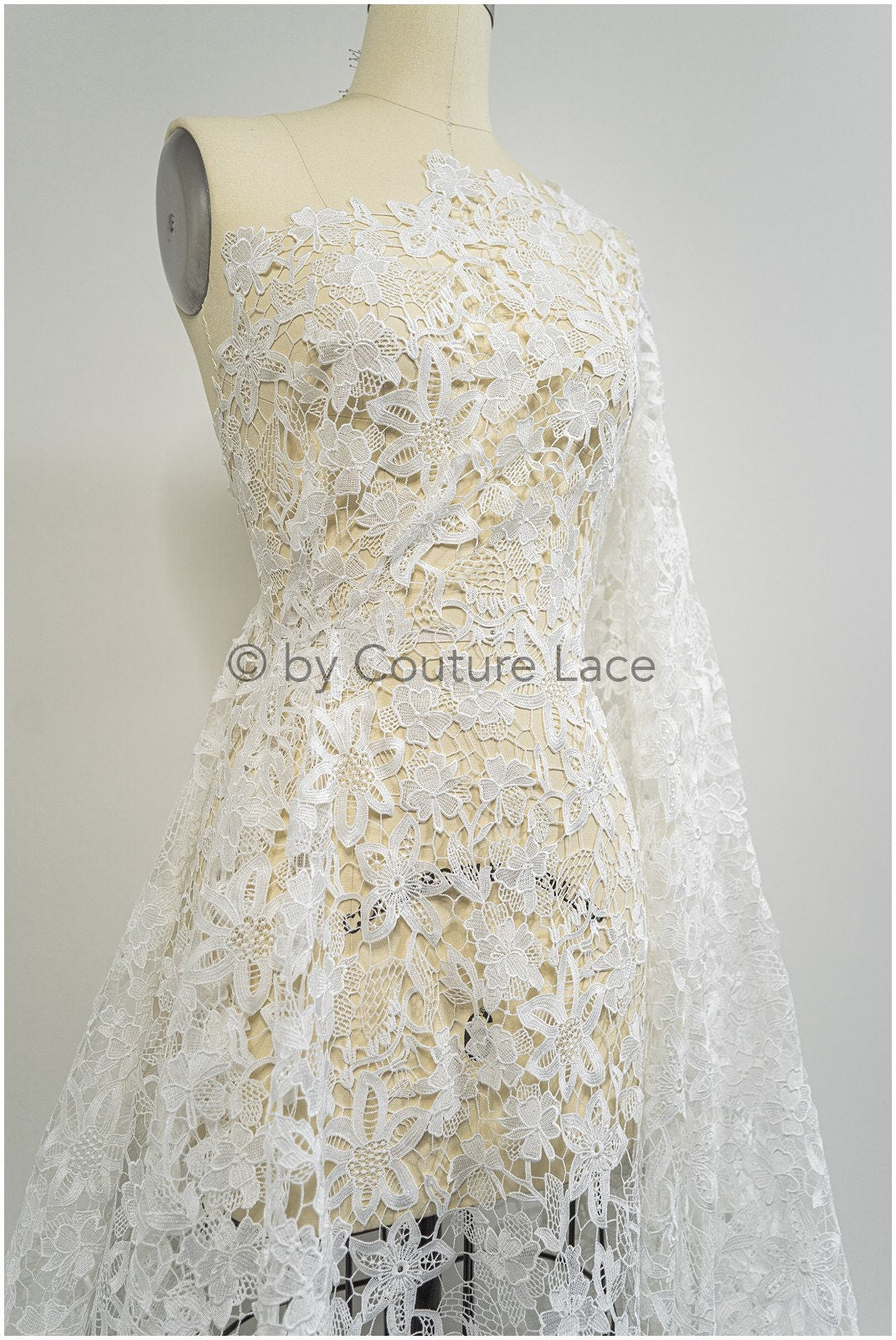 Florale Boho Spitze Off-White/ Gehäkelter Spitzenstoff/ Boho Spitze/ Makramee Spitzenstoff/ gestrickter Spitzenstoff mit Blumen// L20-390