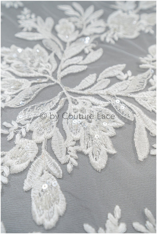 Wunderschöner Perlen Spitzenstoff Off-White/ Hochzeitsspitze floral/ Braut Spitzenstoff/ Perlen Blumen Spitzenstoff// L20-347