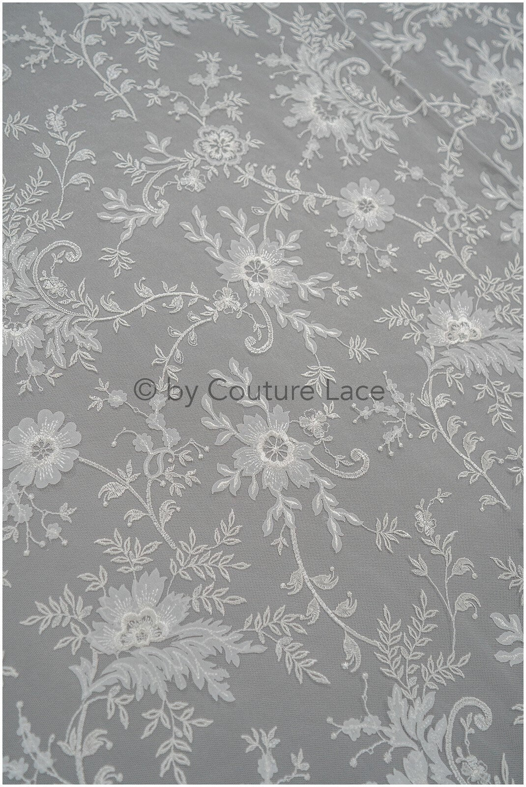3D Blumen Spitzenstoff Off-White/ Braut Spitzenstoff/ romantischer Spitzenstoff mit 3D Blumen/ Hochzeit Spitzenstoff// L20-372