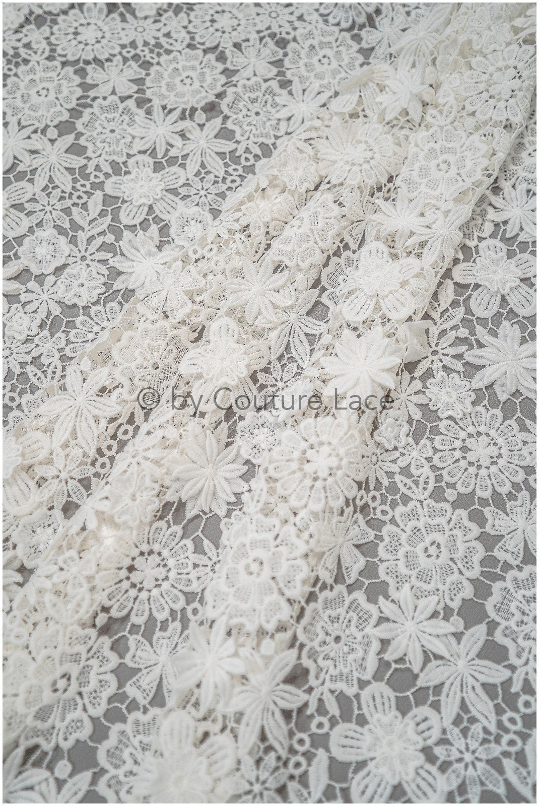 3D Spitzenstoff Off-White/ Guipure Spitzenstoff mit 3D Blüten/ gehäkelter Braut Spitzenstoff mit Blumen/ Boho Spitzenstoff mit 3D Blüten// L20-199B
