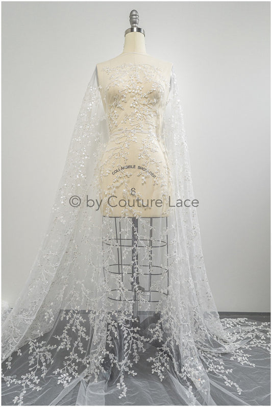 Wunderschöner Perlen Spitzenstoff Off-White/ Couture Spitzenstoff mit Perlen & Pailletten/ Brautspitze mit Ästen & Blättern// L20-399