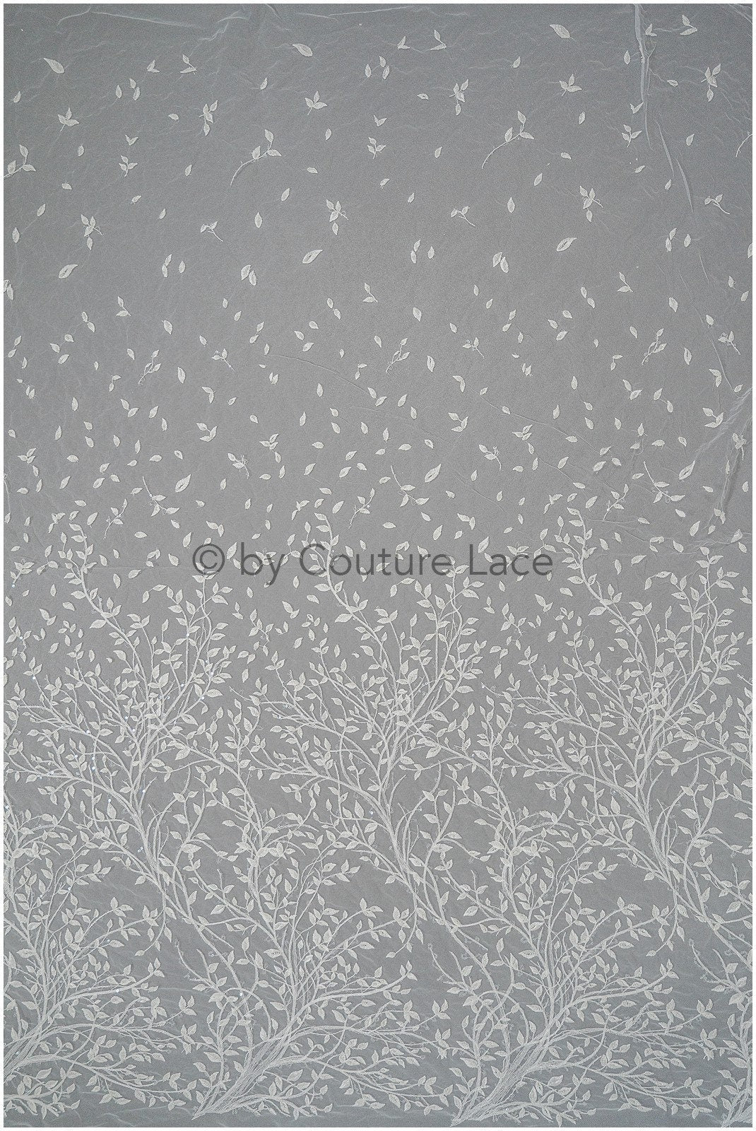 Wunderschöner Perlen Spitzenstoff mit kleinen Blättern/ Couture Spitzenstoff Off-White/ Brautspitze mit Ästen & Blättern// L20-401