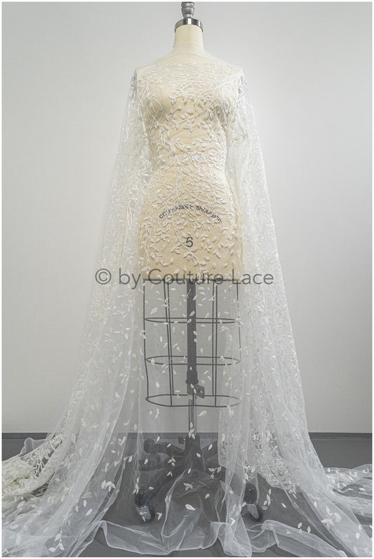 Wunderschöner Perlen Spitzenstoff mit kleinen Blättern/ Couture Spitzenstoff Off-White/ Brautspitze mit Ästen & Blättern// L20-401