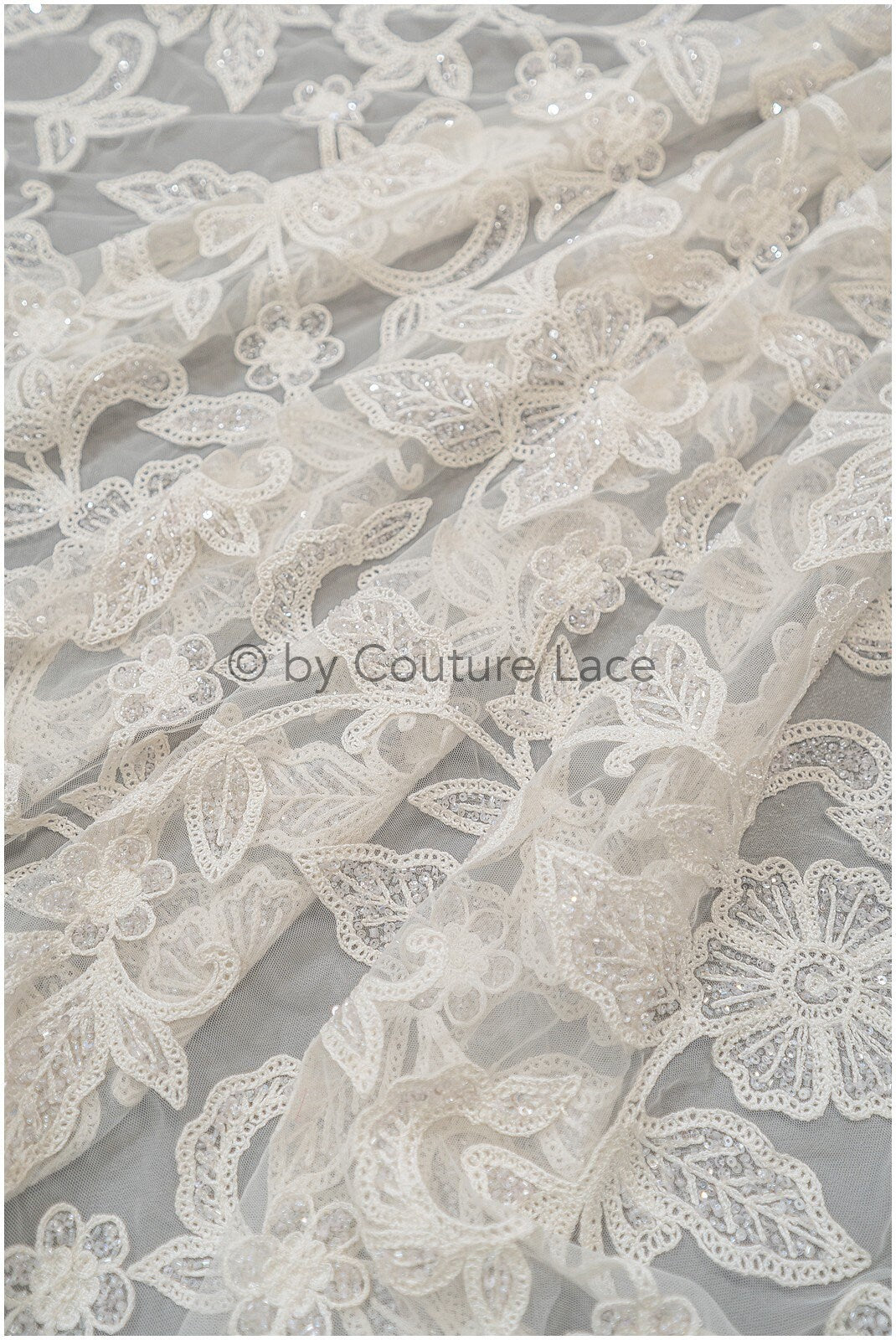 Spitzenstoff mit floralem Muster/ Designer Couture Spitze Off-White/ Spitzenstoff mit Perlen & Pailletten// L20-013