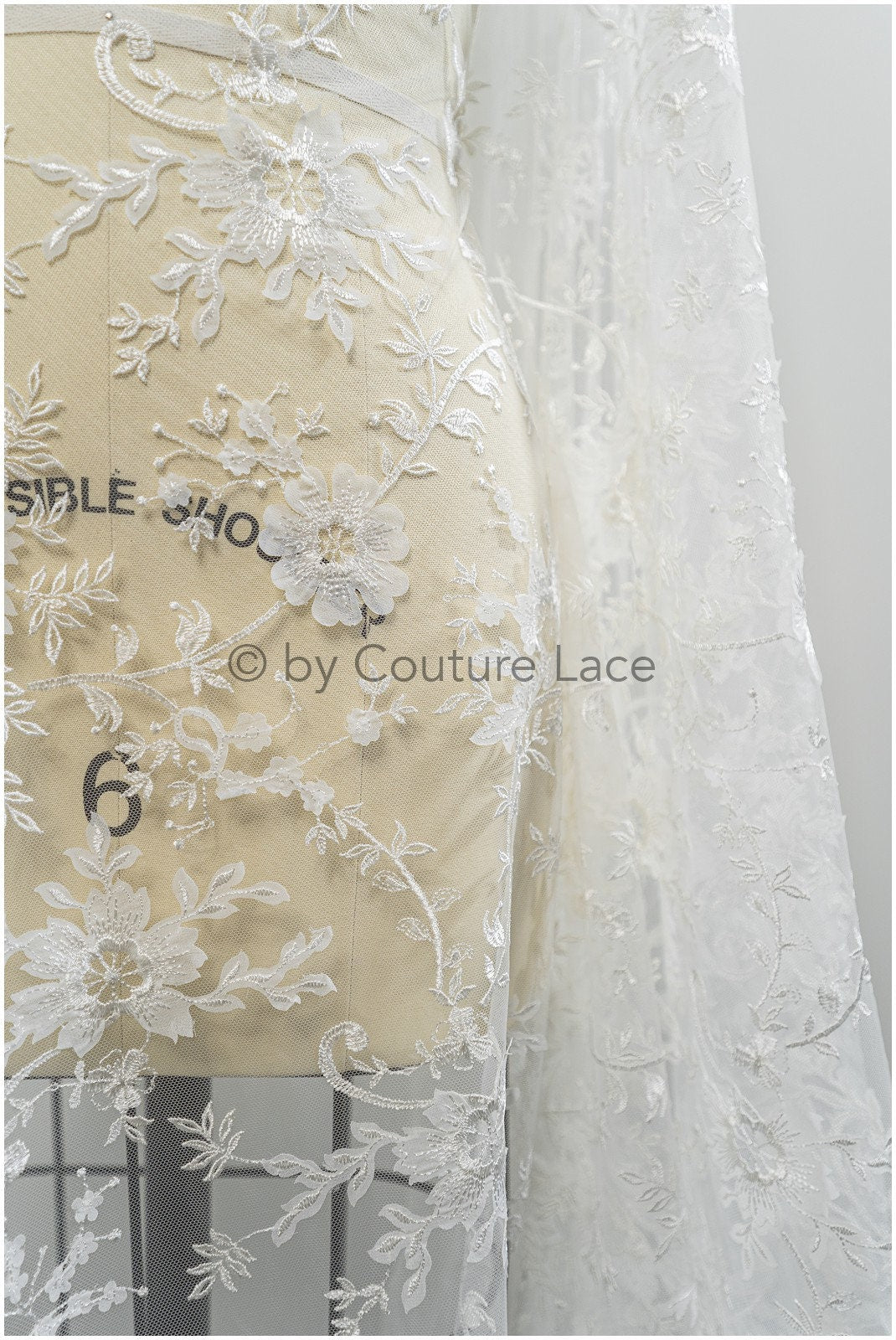3D Blumen Spitzenstoff Off-White/ Braut Spitzenstoff/ romantischer Spitzenstoff mit 3D Blumen/ Hochzeit Spitzenstoff// L20-372