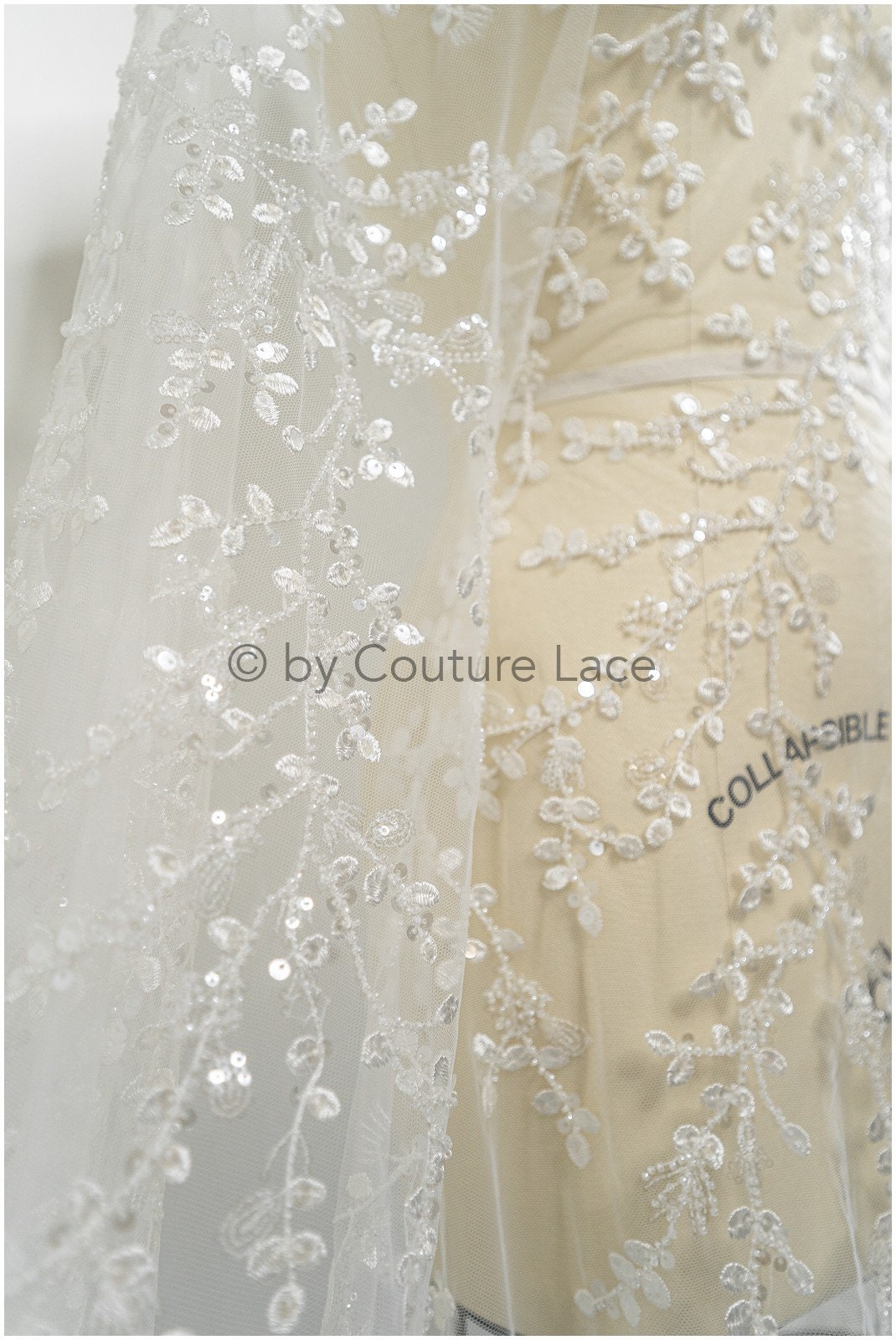 Wunderschöner Perlen Spitzenstoff Off-White/ Couture Spitzenstoff mit Perlen & Pailletten/ Brautspitze mit Ästen & Blättern// L20-399