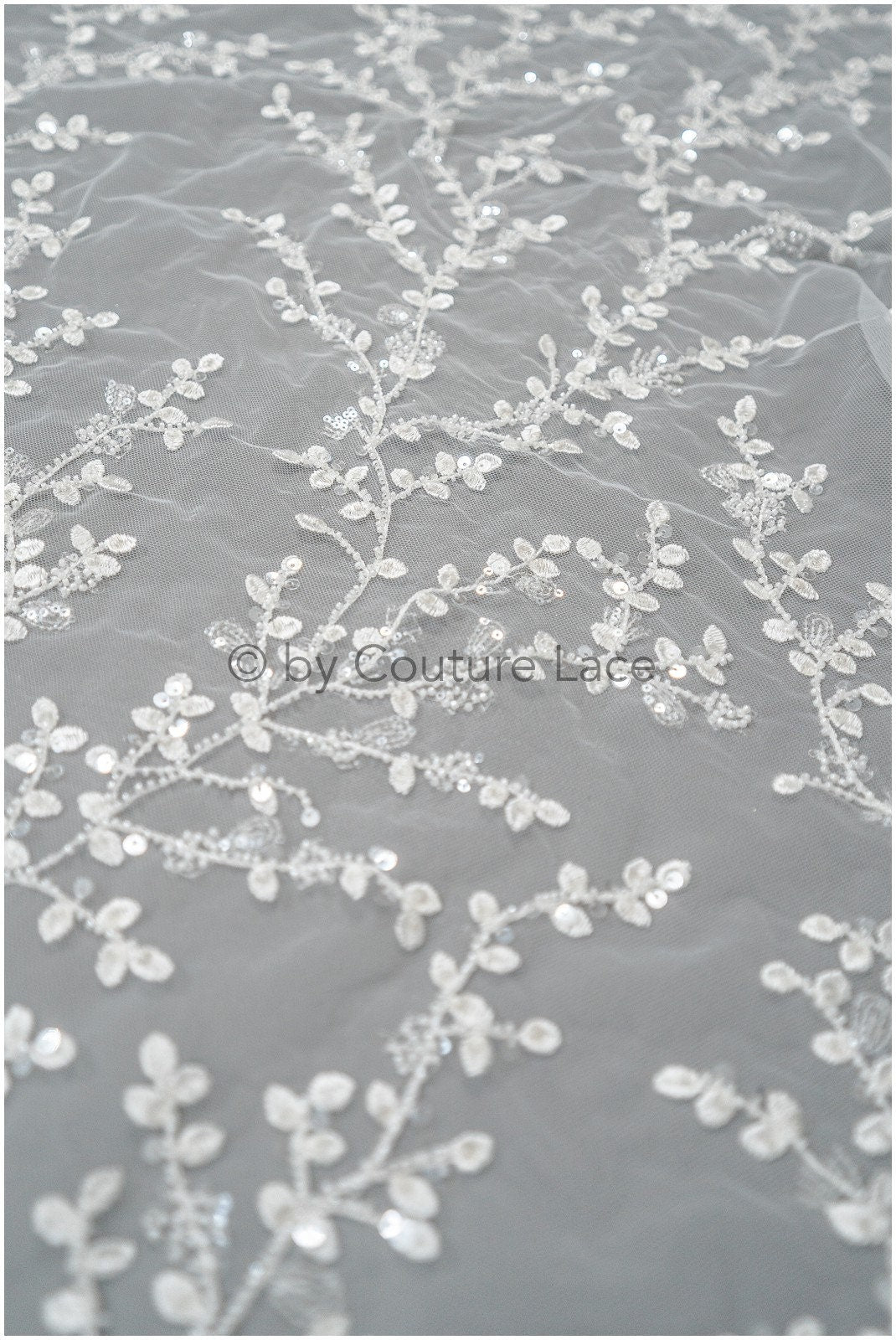 Wunderschöner Perlen Spitzenstoff Off-White/ Couture Spitzenstoff mit Perlen & Pailletten/ Brautspitze mit Ästen & Blättern// L20-399