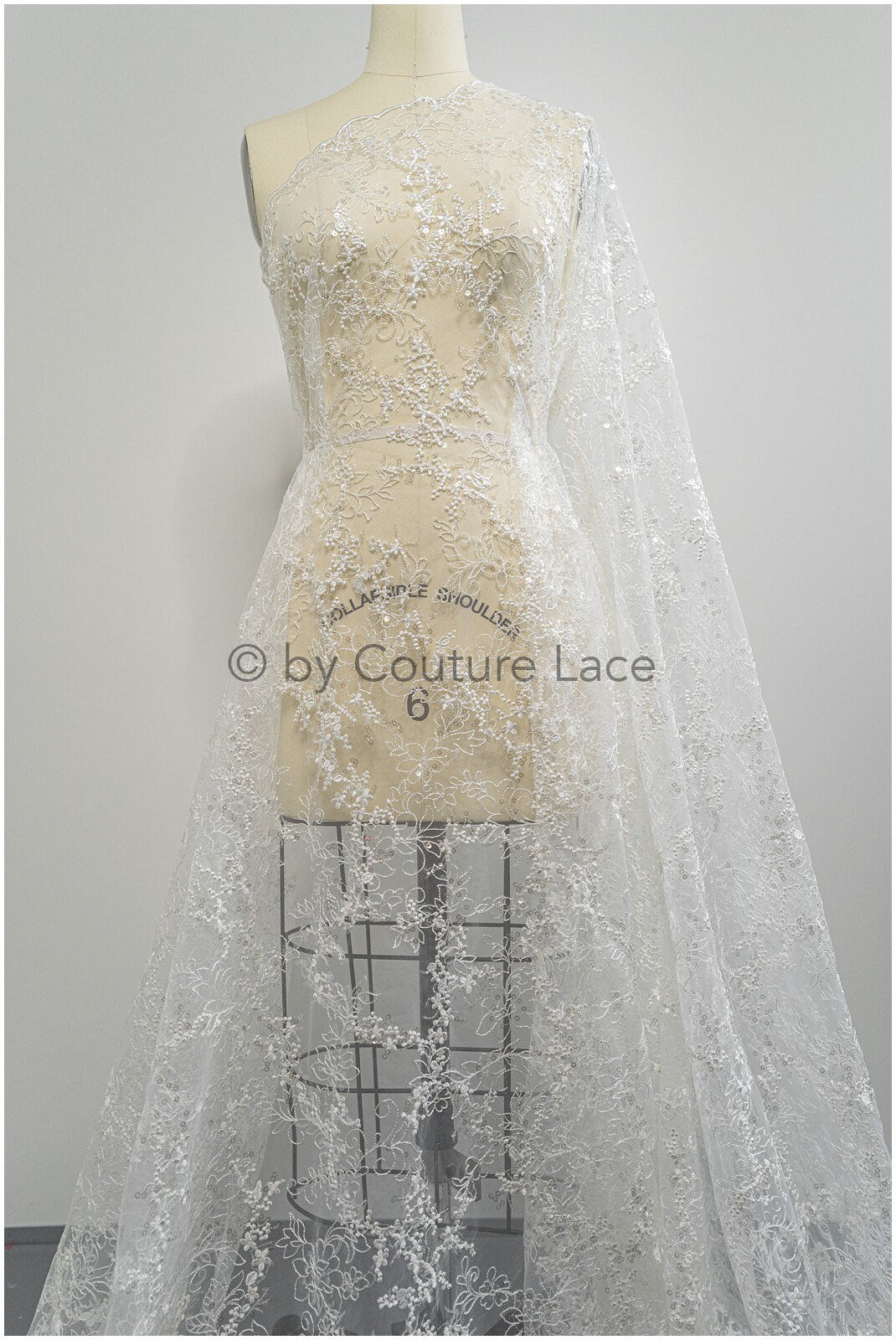Blumen Spitzenstoff mit Pailletten, Braut spitzenstoff mit kleinen Blumen, Brautblumen spitze, floraler Spitzenstoff für Hochzeitskleid// L20-400