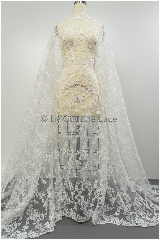 Tela de encaje nupcial romántica en Off-White – encaje para novias, encaje floral para vestidos de novia / L20-007NC