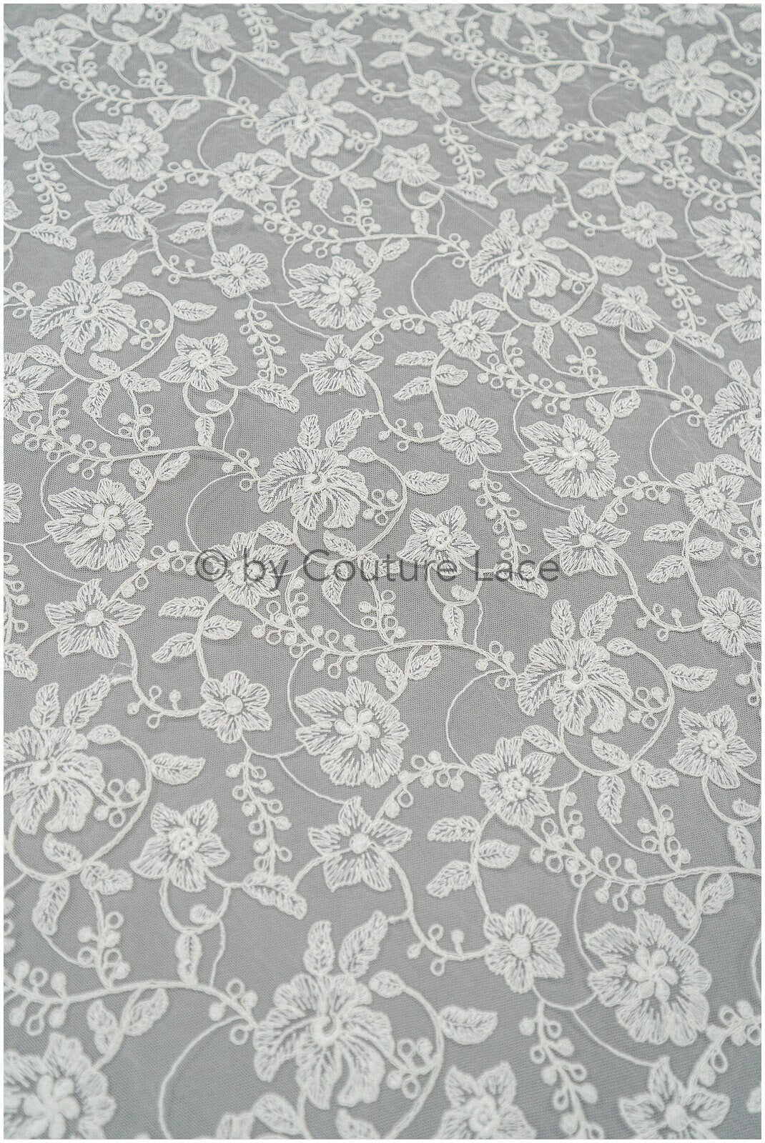 Romantischer Braut Spitzenstoff Off-White/ Blumen Spitzenstoff/ Blumenspitze/ Brautspitze Stoff// L20-070C