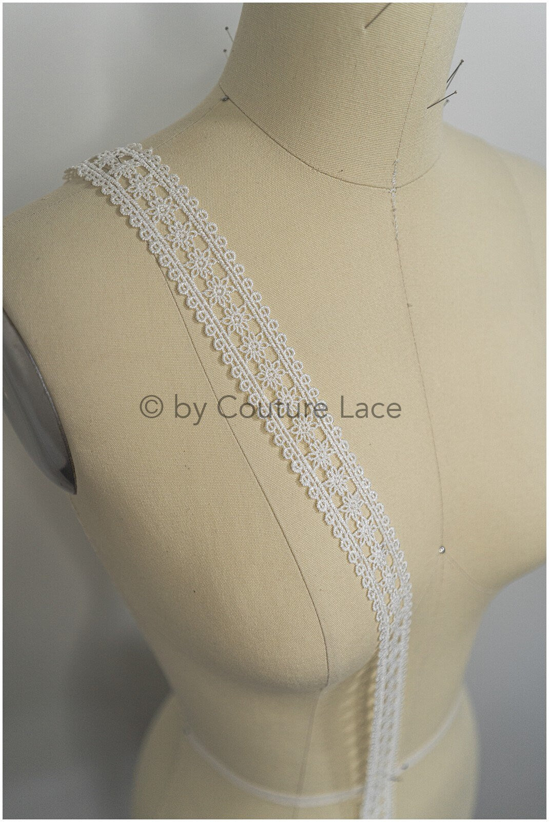 4yds crochet lace with floral pattern/ floral lace trim off-white/ bridal lace// T21-134