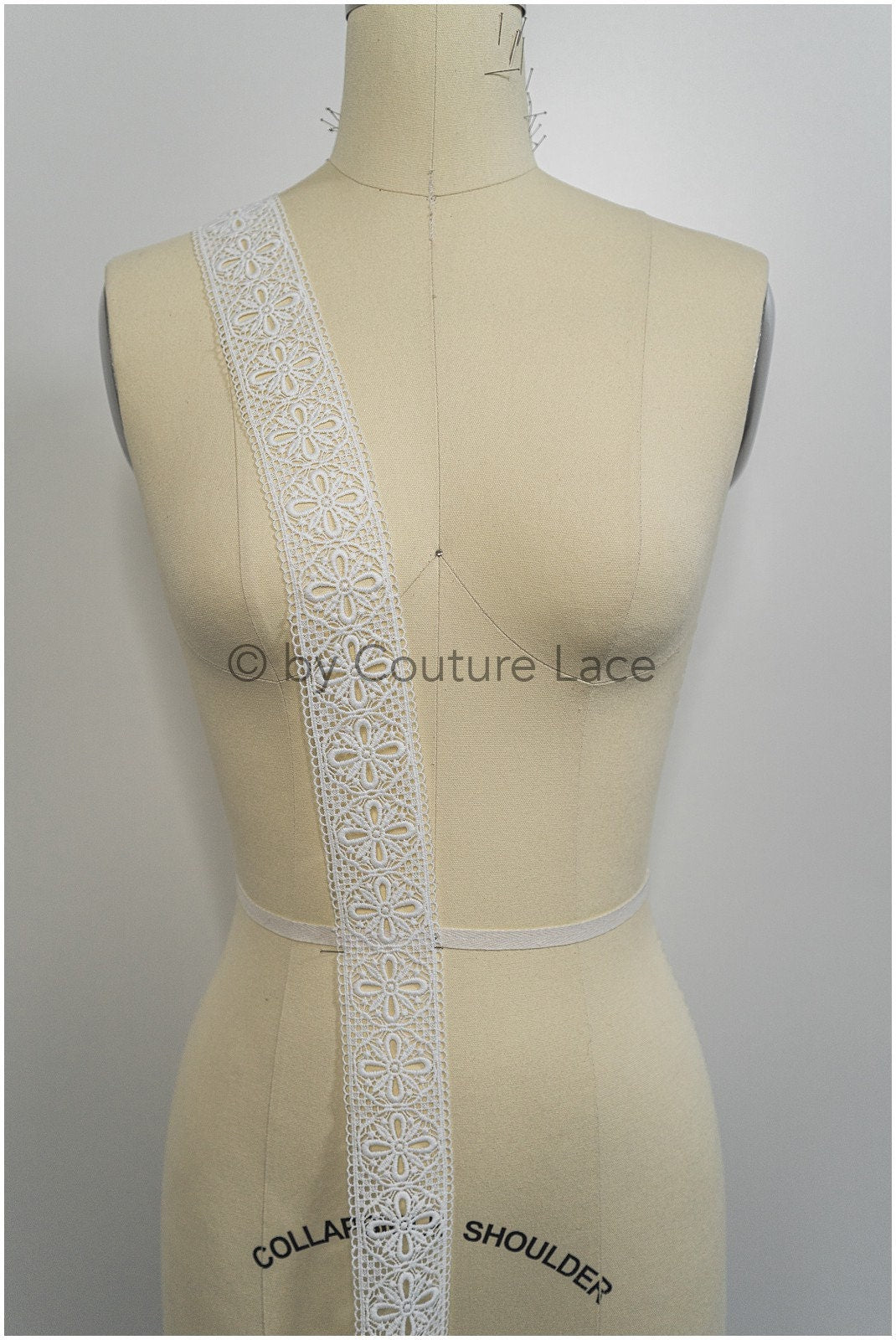 Beautiful crochet lace trim/ Off-white guipure lace trim/ Bridal lace trim/ Guipure lace// T21-131
