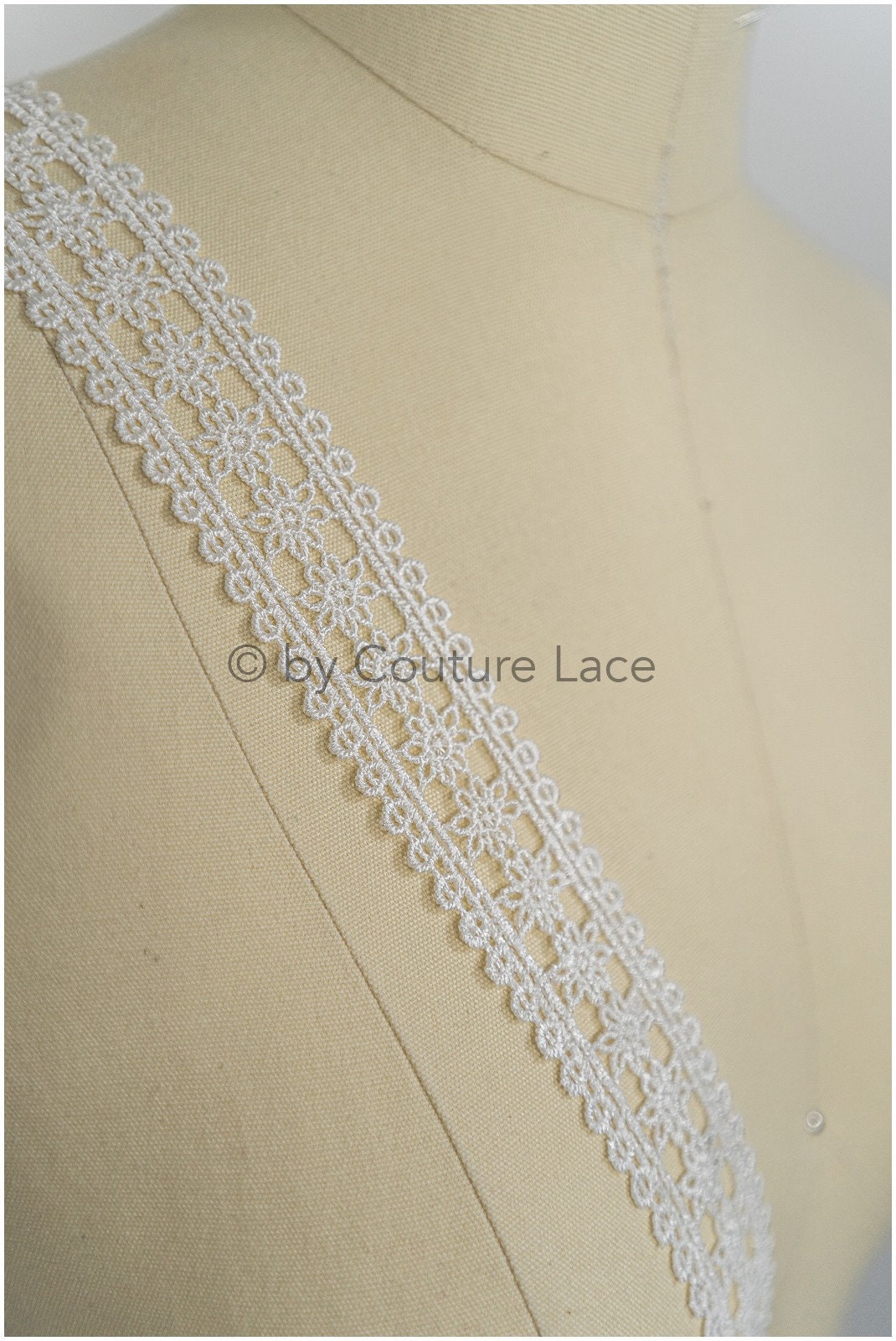 4yds crochet lace with floral pattern/ floral lace trim off-white/ bridal lace// T21-134