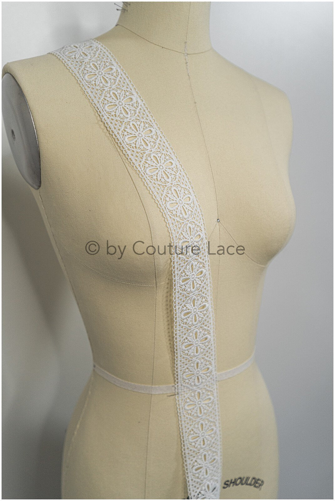 Beautiful crochet lace trim/ Off-white guipure lace trim/ Bridal lace trim/ Guipure lace// T21-131