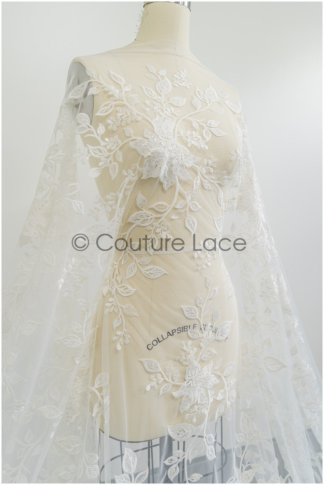 Romantischer floraler Spitzenstoff Off-White/ Braut Spitzenstoff/ florale Spitzenstickerei/ Blumenspitze mit Pailletten// L21-016NB