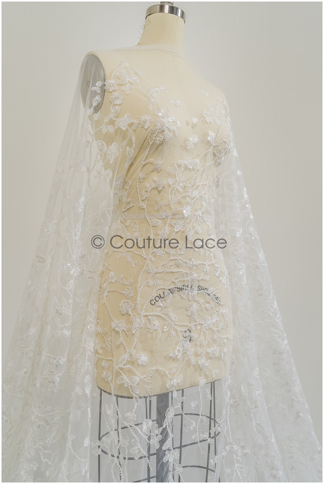Perlen Spitzenstoff Off-White/ Blumen Spitzenstoff/ Braut Blumenspitze/ Floraler Spitzenstoff/ Brautblumen Spitzenstoff// L21-410