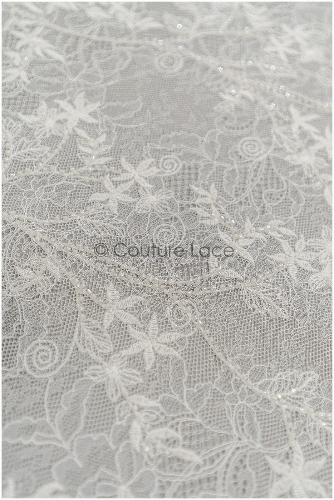 Französischer Spitzenstoff mit Blumenmuster & Perlen/ Blumen Spitzenstoff/ Brautspitze/ Dessous Spitze// L21-411