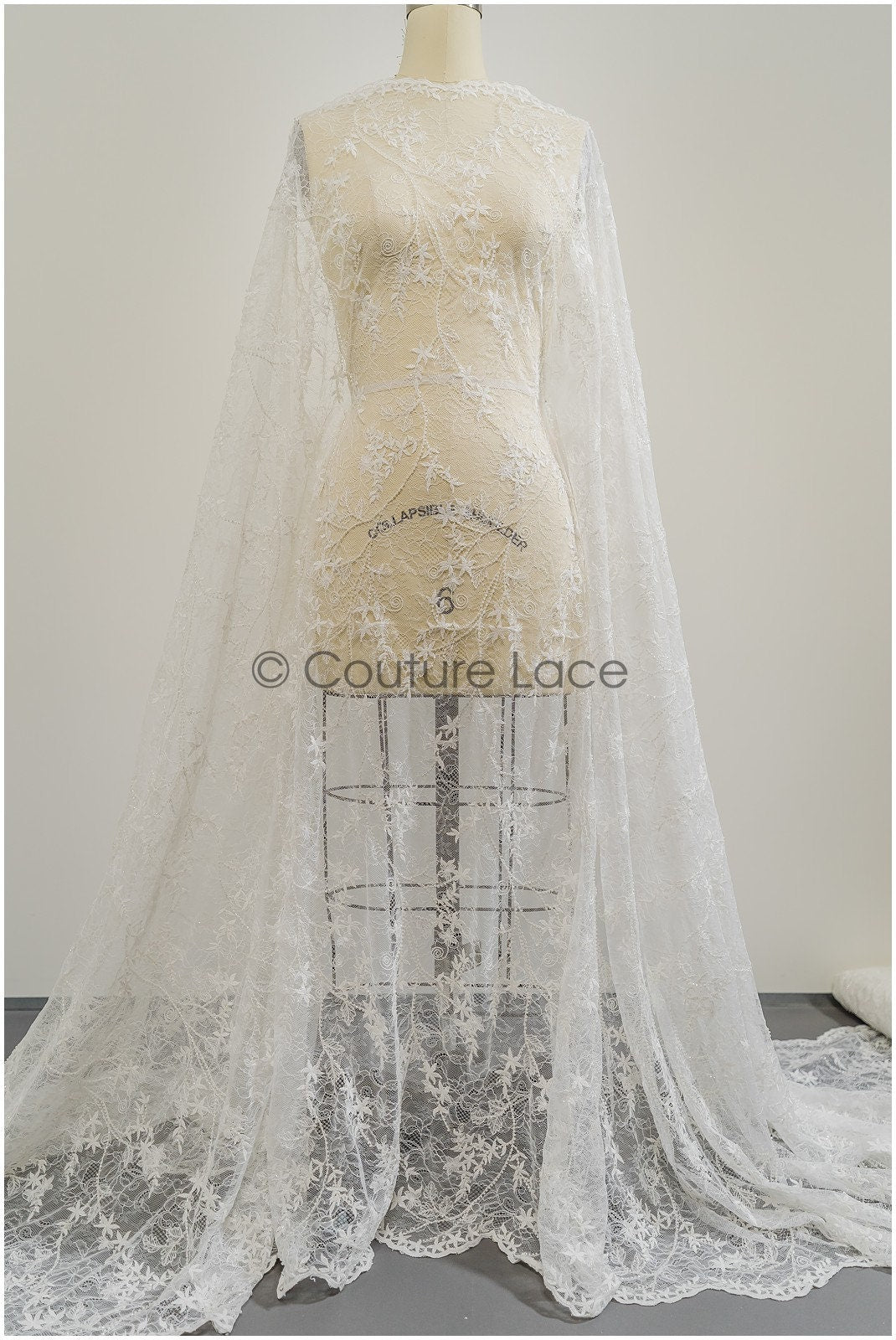 Französischer Spitzenstoff mit Blumenmuster & Perlen/ Blumen Spitzenstoff/ Brautspitze/ Dessous Spitze// L21-411