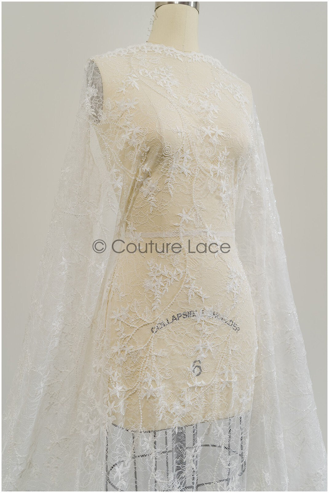Französischer Spitzenstoff mit Blumenmuster & Perlen/ Blumen Spitzenstoff/ Brautspitze/ Dessous Spitze// L21-411