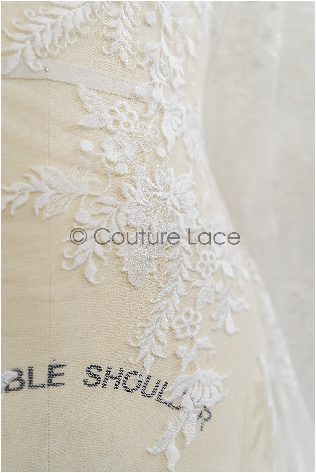 Romantischer Blüten Spitzenstoff/ Hochzeitskleid Spitzenstoff Off-White/ Braut Blumenspitze/ bestickter Spitzenstoff/ Spitzenschleier// L21-150C