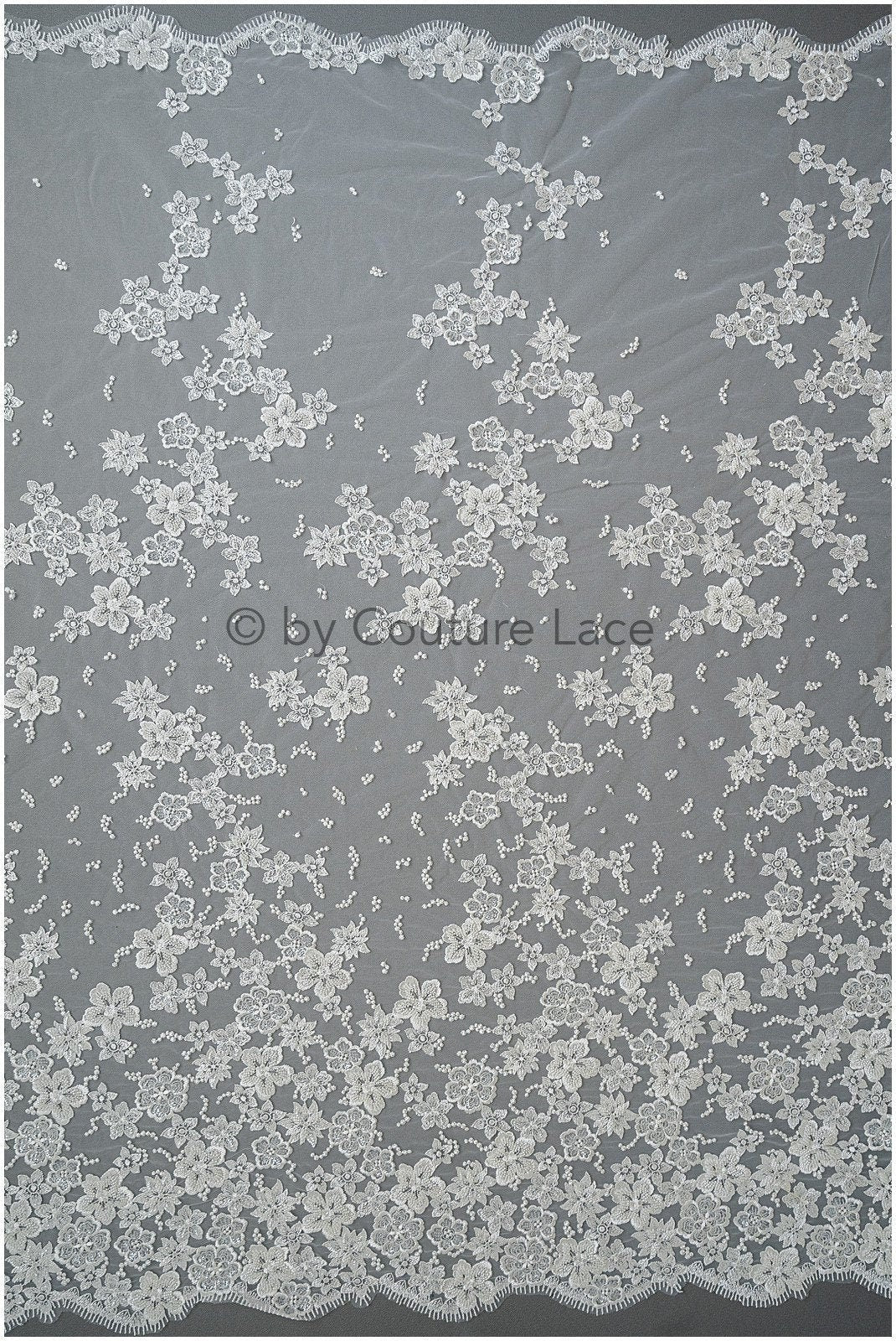 Schwerer Perlen Spitzenstoff/ Brautspitze Off-White/ Hochzeitskleid Spitze mit Perlen/ Perlenblüten Stoff/ glänzende Spitze// L19-283