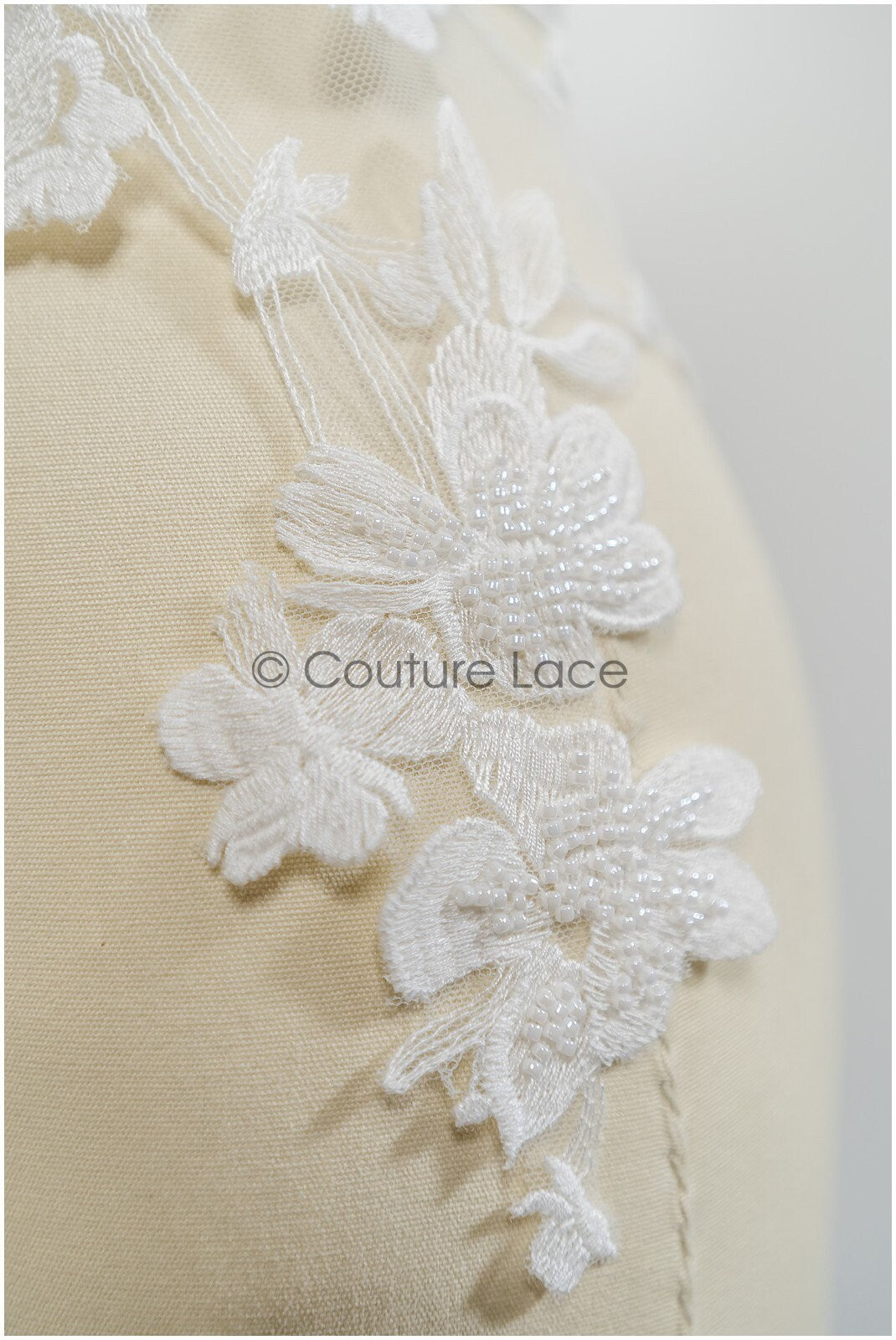 Perlen Spitzen Blumen Aufnäher, Blumen Applikation, SpitzenBlume Applikation, Hochzeitskleid Spitzen Applikation, Braut Blumen Aufnäher// A21-235