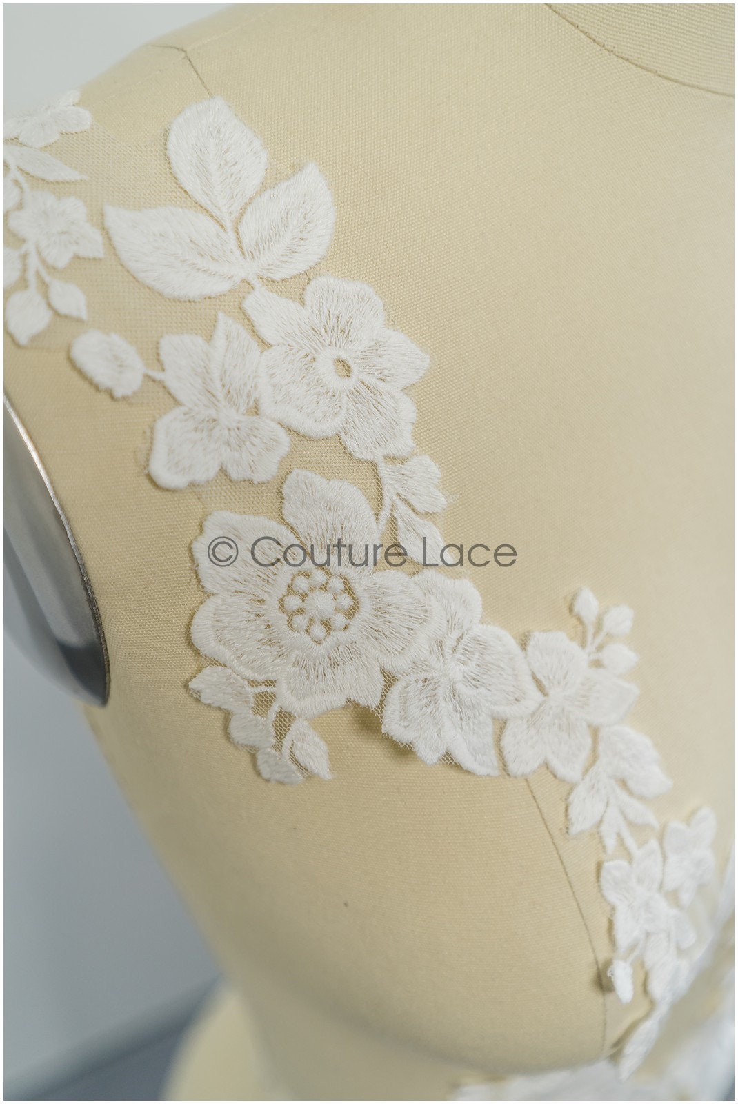 Flower lace trim off-white/ bridal lace trim/embroidered lace trim/ elegant bridal lace/ flower lace trim// T21-143