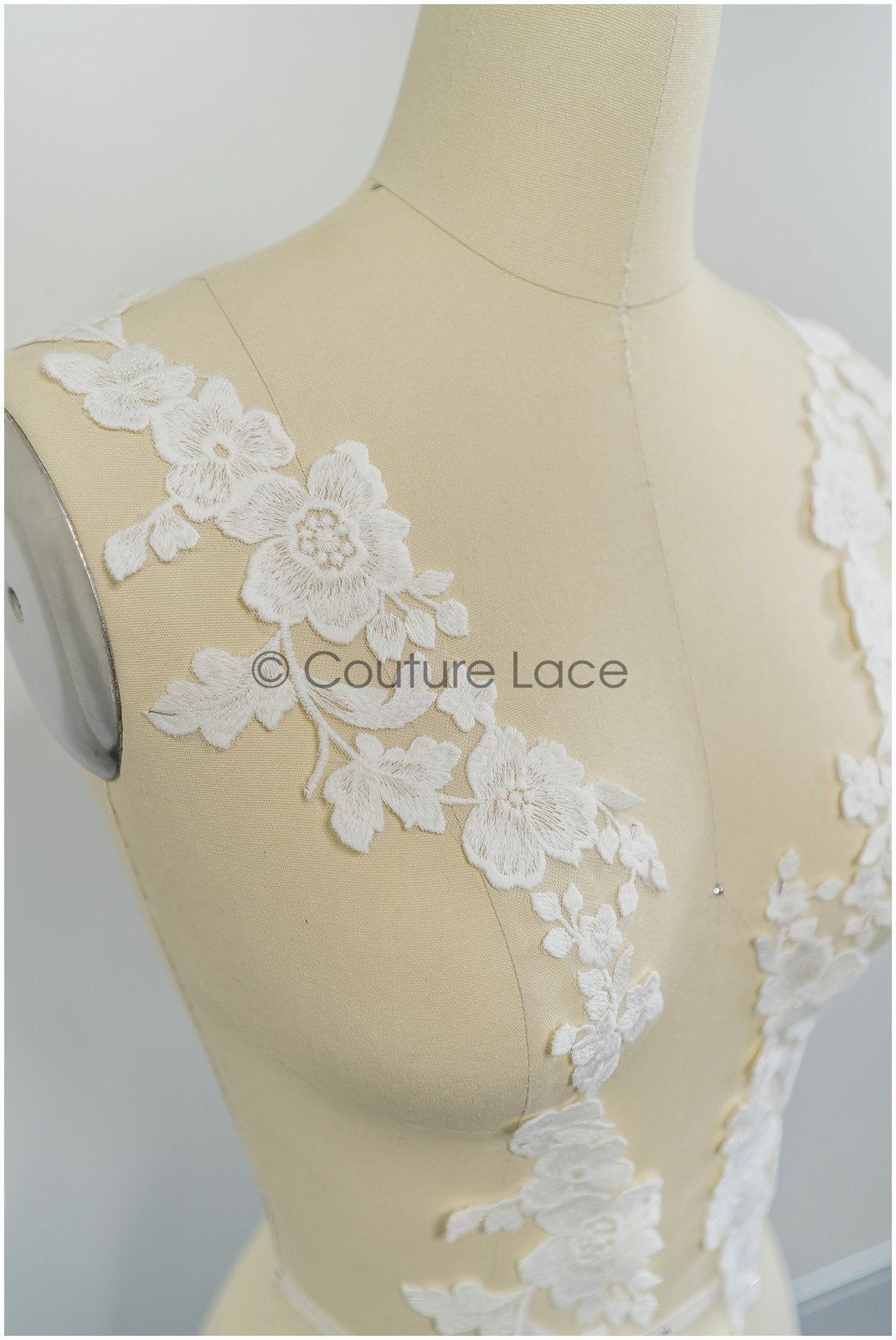 Floral lace trim off-white/ bridal lace trim/ embroidered lace trim/ elegant bridal lace/ floral lace// T21-145