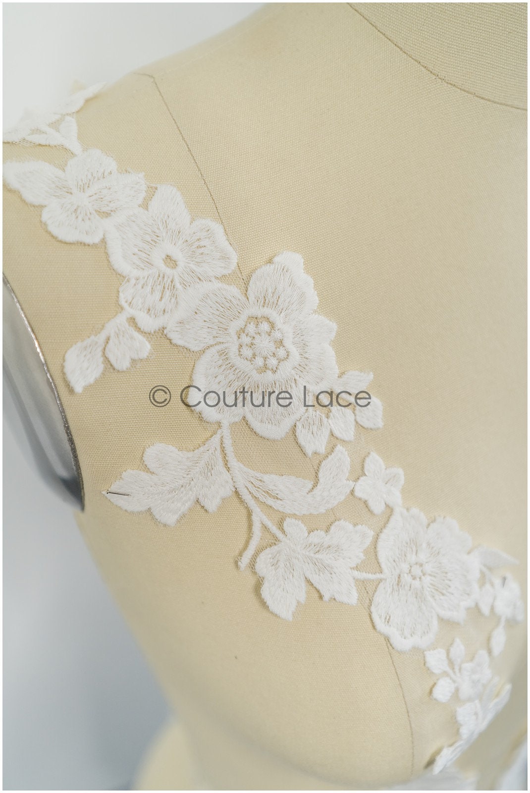 Floral lace trim off-white/ bridal lace trim/ embroidered lace trim/ elegant bridal lace/ floral lace// T21-145